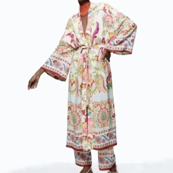 Zara Floral Long Kimono Robe - Picture 4 of 10